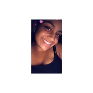 Meet your Posher, Chloe